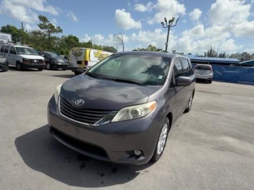 2013 Toyota Sienna  7 Passenger