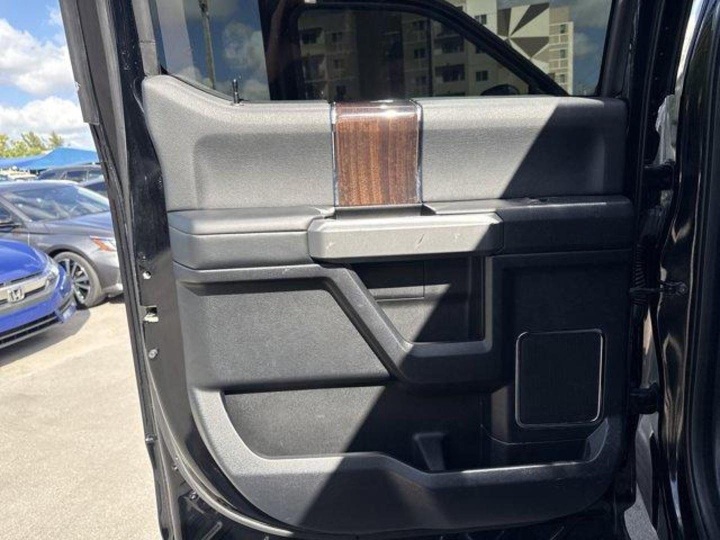 2017 Black Ford Super Duty F-250 SRW (1FT7W2BT5HE) with an 8 6.7 L engine, Automatic transmission, located at 27610 S Dixie Hwy, Homestead, FL, 33032, (305) 749-2348, 25.510241, -80.438301 - KBB.com Brand Image Awards. This Ford Super Duty F-250 SRW delivers a Intercooled Turbo Diesel V-8 6.7 L/406 engine powering this Automatic transmission. ENGINE: 6.7L 4V OHV POWER STROKE V8 TURBO DIESEL B20 -inc: 4 valve OHV, manual push-button engine-exhaust braking and intelligent oil-life monitor - Photo#14