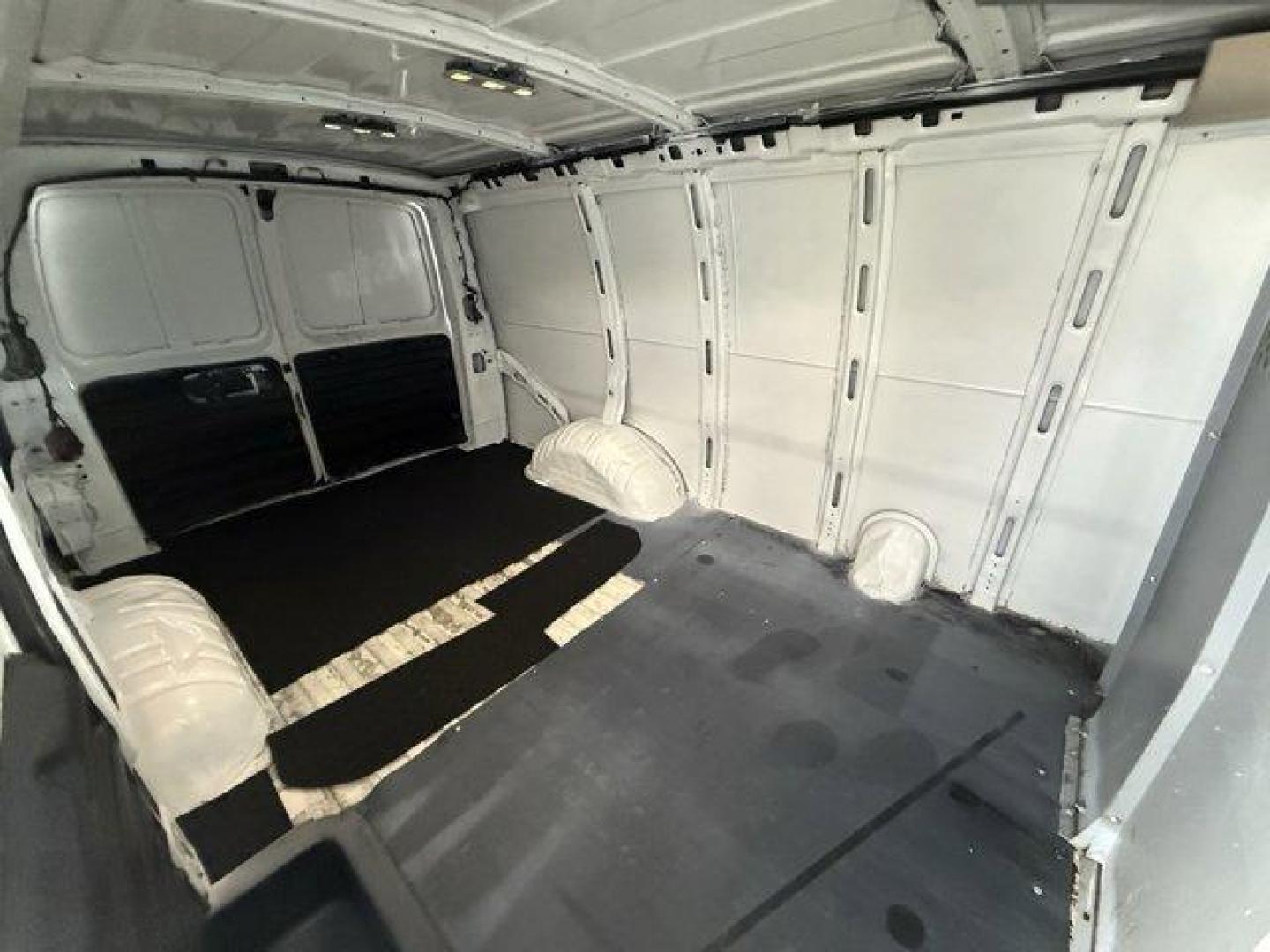 2017 Summit White /Medium Pewter Chevrolet Express Cargo Van (1GCWGAFF0H1) with an 8 4.8L engine, Automatic transmission, located at 27610 S Dixie Hwy, Homestead, FL, 33032, (305) 749-2348, 25.510241, -80.438301 - KBB.com 10 Most Awarded Brands. This Chevrolet Express Cargo Van delivers a Gas V8 4.8L/293 engine powering this Automatic transmission. VISORS, DRIVER AND FRONT PASSENGER vinyl in lieu of standard cloth, TRANSMISSION, 6-SPEED AUTOMATIC, HEAVY-DUTY, ELECTRONICALLY CONTROLLED with overdrive tow/haul - Photo#14
