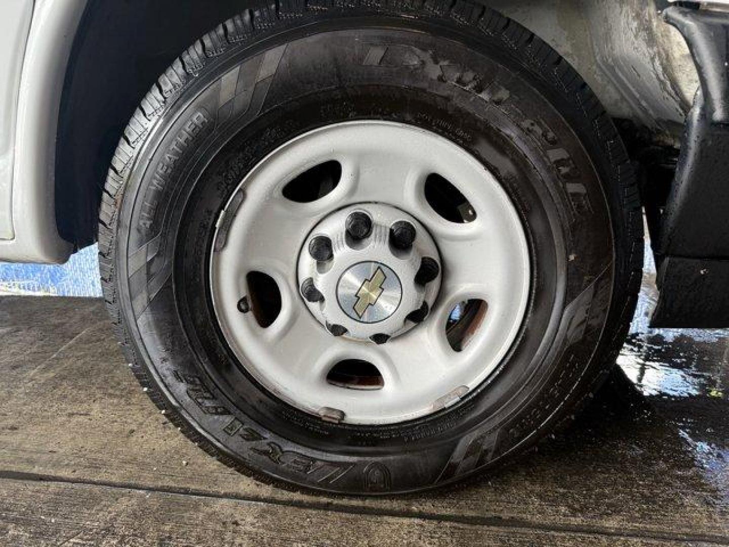 2017 Summit White /Medium Pewter Chevrolet Express Cargo Van (1GCWGAFF0H1) with an 8 4.8L engine, Automatic transmission, located at 27610 S Dixie Hwy, Homestead, FL, 33032, (305) 749-2348, 25.510241, -80.438301 - KBB.com 10 Most Awarded Brands. This Chevrolet Express Cargo Van delivers a Gas V8 4.8L/293 engine powering this Automatic transmission. VISORS, DRIVER AND FRONT PASSENGER vinyl in lieu of standard cloth, TRANSMISSION, 6-SPEED AUTOMATIC, HEAVY-DUTY, ELECTRONICALLY CONTROLLED with overdrive tow/haul - Photo#16