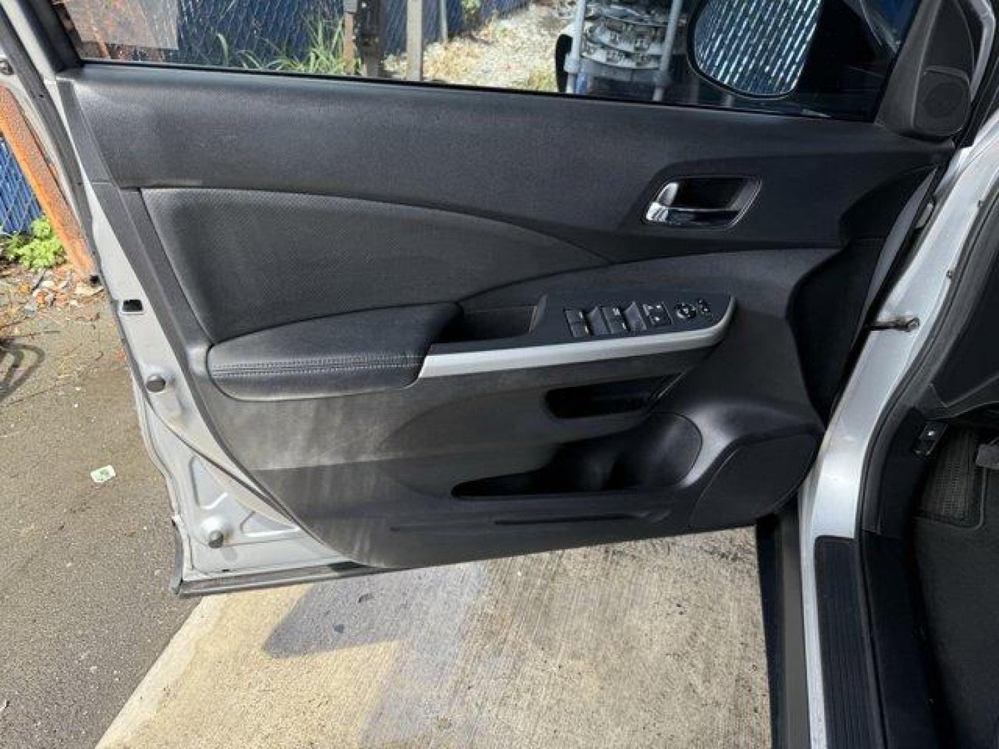 2015 Silver Honda CR-V (2HKRM3H77FH) with an 4 2.4 L engine, Variable transmission, located at 27610 S Dixie Hwy, Homestead, FL, 33032, (305) 749-2348, 25.510241, -80.438301 - KBB.com Brand Image Awards. Delivers 34 Highway MPG and 27 City MPG! This Honda CR-V delivers a Regular Unleaded I-4 2.4 L/144 engine powering this Variable transmission. Wheels: 17 Alloy, Valet Function, Trip Computer.*This Honda CR-V Comes Equipped with These Options *Transmission: Continuously Va - Photo#7
