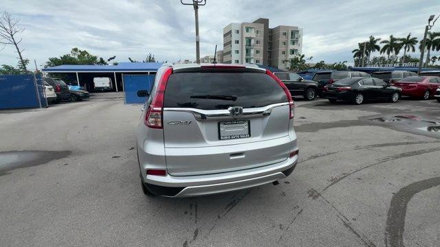 2015 Silver Honda CR-V (2HKRM3H77FH) with an 4 2.4 L engine, Variable transmission, located at 27610 S Dixie Hwy, Homestead, FL, 33032, (305) 749-2348, 25.510241, -80.438301 - KBB.com Brand Image Awards. Delivers 34 Highway MPG and 27 City MPG! This Honda CR-V delivers a Regular Unleaded I-4 2.4 L/144 engine powering this Variable transmission. Wheels: 17 Alloy, Valet Function, Trip Computer.*This Honda CR-V Comes Equipped with These Options *Transmission: Continuously Va - Photo#3