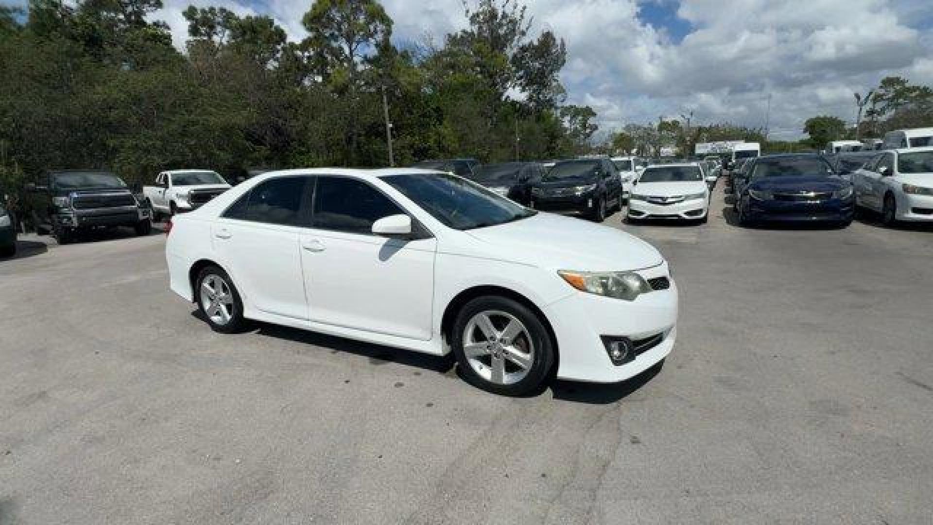 2014 White Toyota Camry (4T1BF1FK0EU) with an 4 2.5 L engine, Automatic transmission, located at 27610 S Dixie Hwy, Homestead, FL, 33032, (305) 749-2348, 25.510241, -80.438301 - KBB.com 10 Best Hybrid Cars Under $30,000. Only 120,921 Miles! Boasts 35 Highway MPG and 25 City MPG! This Toyota Camry delivers a Regular Unleaded I-4 2.5 L/152 engine powering this Automatic transmission. Window Grid Antenna, Valet Function, Trunk Rear Cargo Access.*This Toyota Camry Comes Equippe - Photo#6