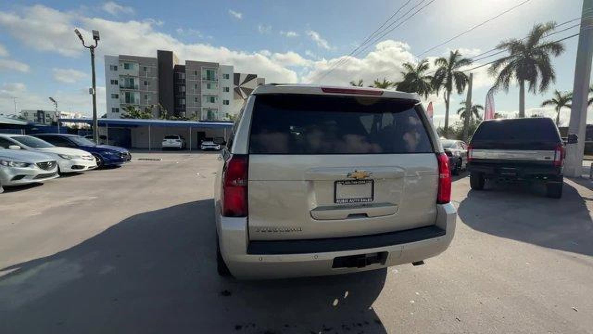 2015 Champagne Silver Metallic /Cocoa/Dune Chevrolet Suburban (1GNSCJKC9FR) with an 8 5.3L engine, Automatic transmission, located at 27610 S Dixie Hwy, Homestead, FL, 33032, (305) 749-2348, 25.510241, -80.438301 - KBB.com Best Resale Value Awards. Boasts 23 Highway MPG and 16 City MPG! This Chevrolet Suburban boasts a Gas/Ethanol V8 5.3L/ engine powering this Automatic transmission. WHEELS, 22 X 9 STEEL, INTERIM, TRANSMISSION, 6-SPEED AUTOMATIC, ELECTRONICALLY CONTROLLED with overdrive and tow/haul mode (STD) - Photo#3