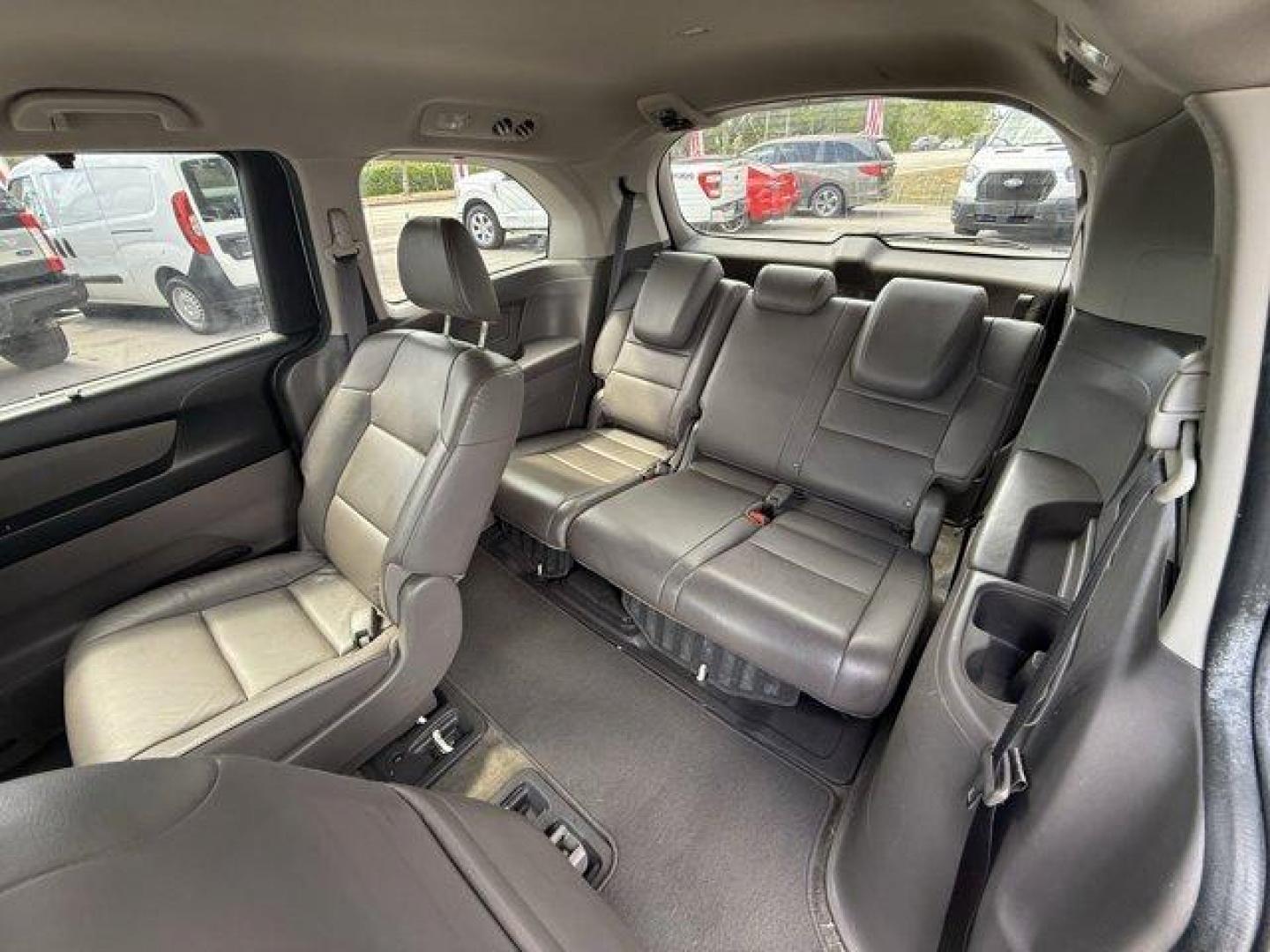 2014 White Honda Odyssey (5FNRL5H66EB) with an 6 3.5 L engine, Automatic transmission, located at 27610 S Dixie Hwy, Homestead, FL, 33032, (305) 749-2348, 25.510241, -80.438301 - KBB.com 12 Best Family Cars. Only 127,664 Miles! Boasts 28 Highway MPG and 19 City MPG! This Honda Odyssey boasts a Regular Unleaded V-6 3.5 L/212 engine powering this Automatic transmission. Window Grid Antenna, Wheels: 17 x 7 Alloy, VSA Electronic Stability Control (ESC).*This Honda Odyssey Comes - Photo#13