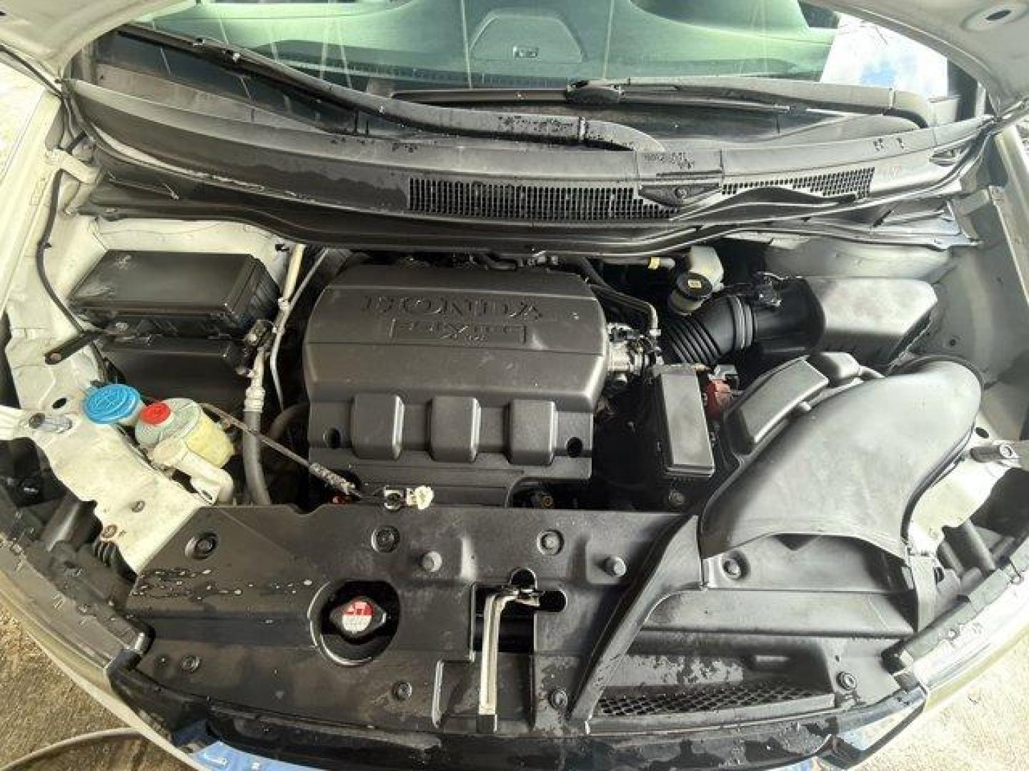 2014 White Honda Odyssey (5FNRL5H66EB) with an 6 3.5 L engine, Automatic transmission, located at 27610 S Dixie Hwy, Homestead, FL, 33032, (305) 749-2348, 25.510241, -80.438301 - KBB.com 12 Best Family Cars. Only 127,664 Miles! Boasts 28 Highway MPG and 19 City MPG! This Honda Odyssey boasts a Regular Unleaded V-6 3.5 L/212 engine powering this Automatic transmission. Window Grid Antenna, Wheels: 17 x 7 Alloy, VSA Electronic Stability Control (ESC).*This Honda Odyssey Comes - Photo#18