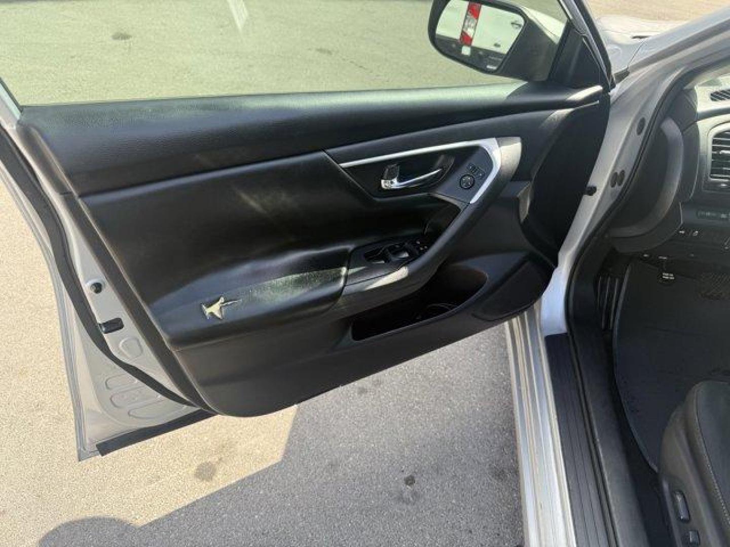 2016 Brilliant Silver /Charcoal Nissan Altima (1N4AL3AP5GC) with an 4 2.5 L engine, Variable transmission, located at 27610 S Dixie Hwy, Homestead, FL, 33032, (305) 749-2348, 25.510241, -80.438301 - IIHS Top Safety Pick+. Only 92,782 Miles! Scores 39 Highway MPG and 27 City MPG! This Nissan Altima delivers a Regular Unleaded I-4 2.5 L/152 engine powering this Variable transmission. CHARCOAL, CLOTH SEAT TRIM, BRILLIANT SILVER, [L92] FLOOR MATS PLUS TRUNK MAT (5-PIECE CARPETED).*This Nissan Altim - Photo#10