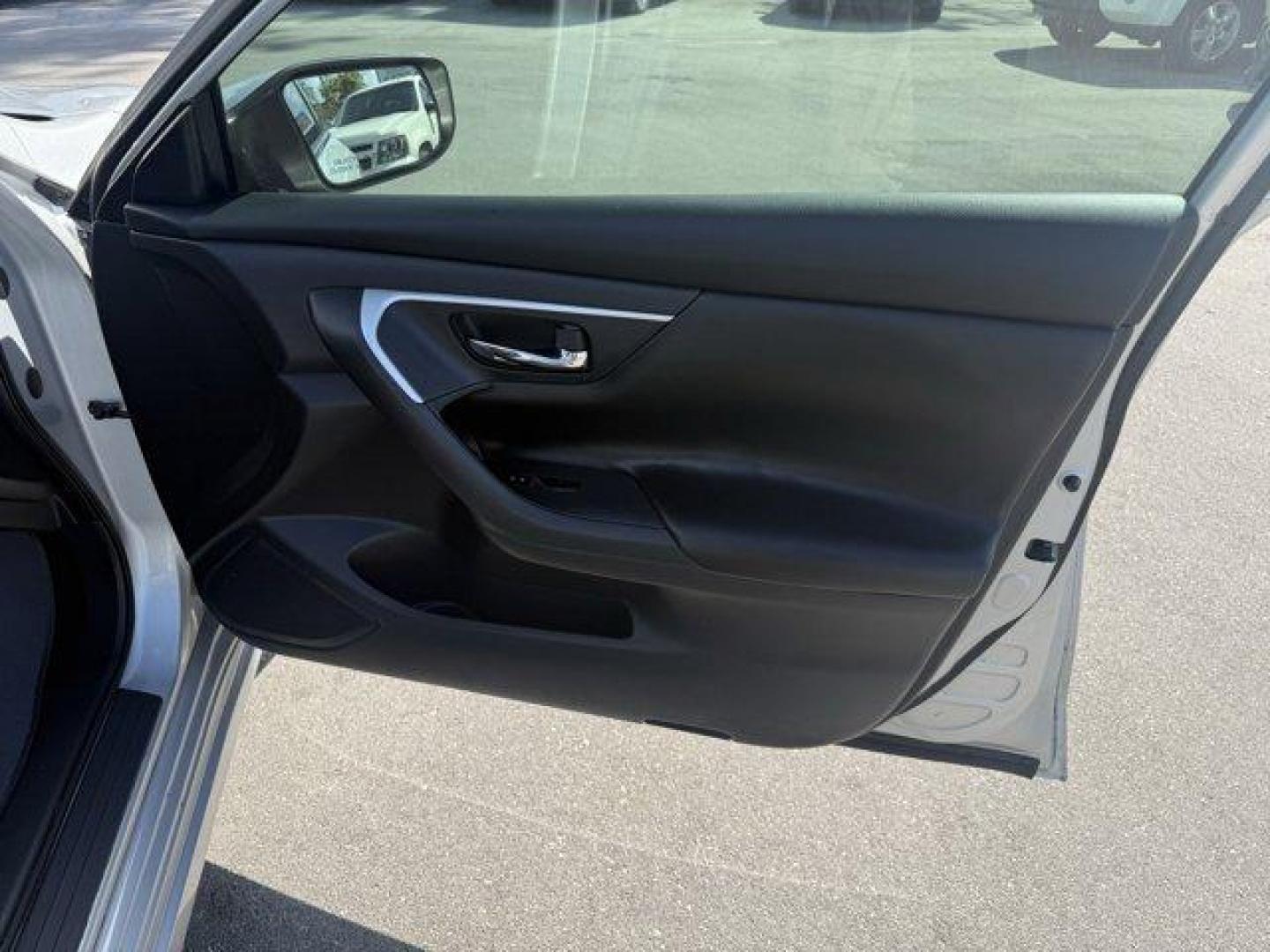 2016 Brilliant Silver /Charcoal Nissan Altima (1N4AL3AP5GC) with an 4 2.5 L engine, Variable transmission, located at 27610 S Dixie Hwy, Homestead, FL, 33032, (305) 749-2348, 25.510241, -80.438301 - IIHS Top Safety Pick+. Only 92,782 Miles! Scores 39 Highway MPG and 27 City MPG! This Nissan Altima delivers a Regular Unleaded I-4 2.5 L/152 engine powering this Variable transmission. CHARCOAL, CLOTH SEAT TRIM, BRILLIANT SILVER, [L92] FLOOR MATS PLUS TRUNK MAT (5-PIECE CARPETED).*This Nissan Altim - Photo#13