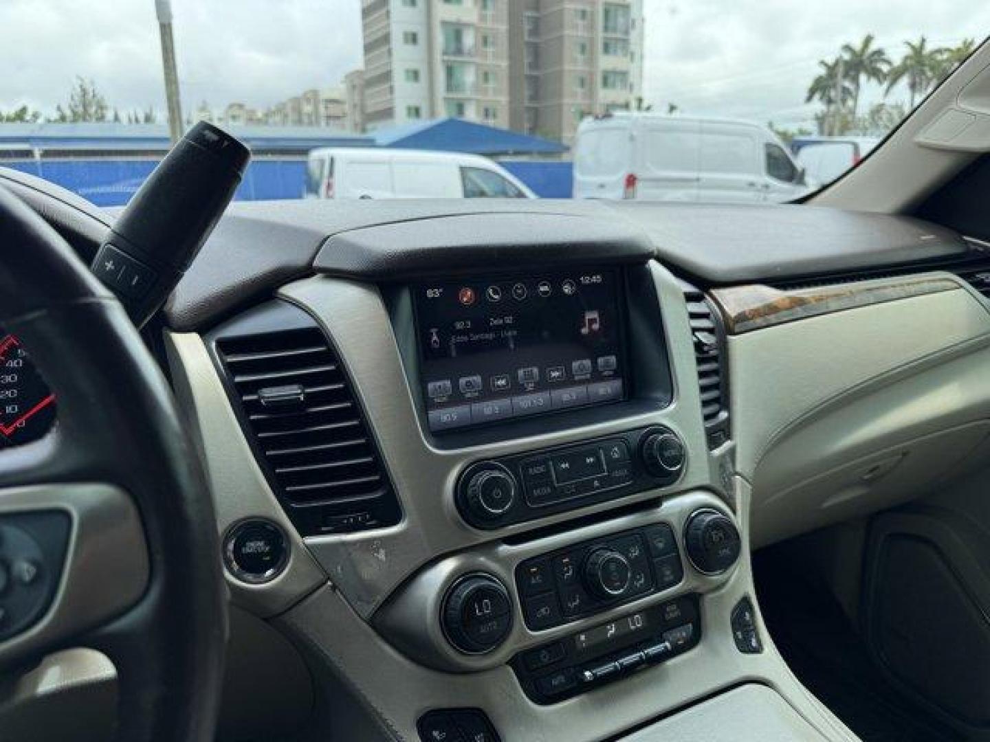 2015 White Diamond Tricoat /Cocoa/Shale GMC Yukon XL (1GKS2JKJ8FR) with an 8 6.2L engine, Automatic transmission, located at 27610 S Dixie Hwy, Homestead, FL, 33032, (305) 749-2348, 25.510241, -80.438301 - KBB.com Brand Image Awards. Only 110,994 Miles! Delivers 20 Highway MPG and 14 City MPG! This GMC Yukon XL delivers a Gas V8 6.2L/378 engine powering this Automatic transmission. WHITE DIAMOND TRICOAT, WHEELS, 20 X 9 (50.8 CM X 22.9 CM) ULTRA BRIGHT MACHINED ALUMINUM (STD), TRANSMISSION, 8-SPEED AUT - Photo#9