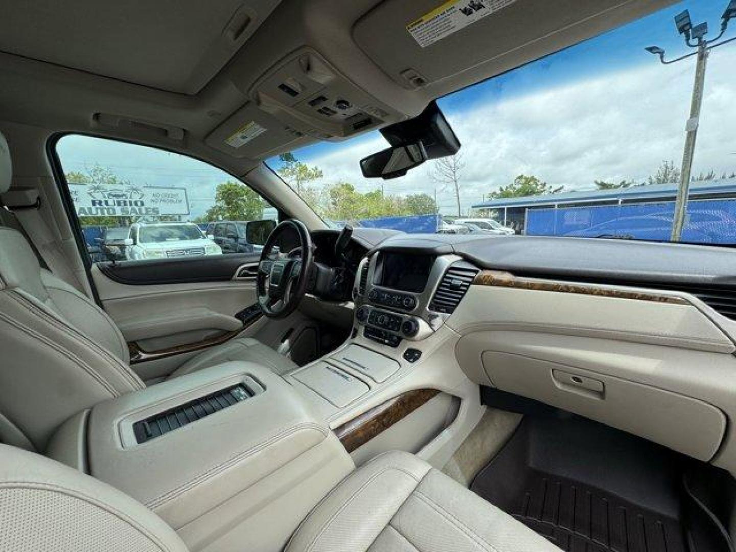 2015 White Diamond Tricoat /Cocoa/Shale GMC Yukon XL (1GKS2JKJ8FR) with an 8 6.2L engine, Automatic transmission, located at 27610 S Dixie Hwy, Homestead, FL, 33032, (305) 749-2348, 25.510241, -80.438301 - KBB.com Brand Image Awards. Only 110,994 Miles! Delivers 20 Highway MPG and 14 City MPG! This GMC Yukon XL delivers a Gas V8 6.2L/378 engine powering this Automatic transmission. WHITE DIAMOND TRICOAT, WHEELS, 20 X 9 (50.8 CM X 22.9 CM) ULTRA BRIGHT MACHINED ALUMINUM (STD), TRANSMISSION, 8-SPEED AUT - Photo#11