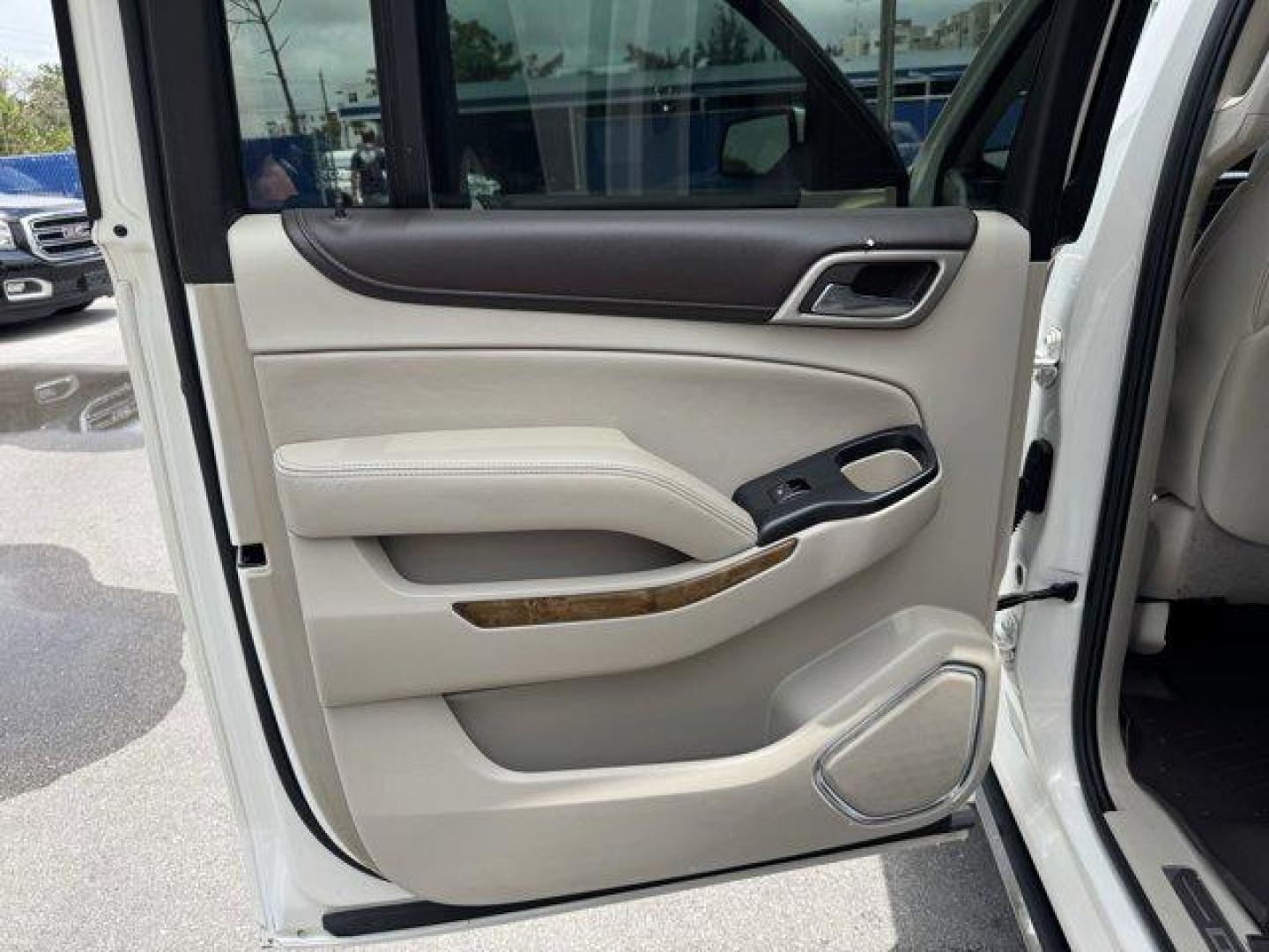 2015 White Diamond Tricoat /Cocoa/Shale GMC Yukon XL (1GKS2JKJ8FR) with an 8 6.2L engine, Automatic transmission, located at 27610 S Dixie Hwy, Homestead, FL, 33032, (305) 749-2348, 25.510241, -80.438301 - KBB.com Brand Image Awards. Only 110,994 Miles! Delivers 20 Highway MPG and 14 City MPG! This GMC Yukon XL delivers a Gas V8 6.2L/378 engine powering this Automatic transmission. WHITE DIAMOND TRICOAT, WHEELS, 20 X 9 (50.8 CM X 22.9 CM) ULTRA BRIGHT MACHINED ALUMINUM (STD), TRANSMISSION, 8-SPEED AUT - Photo#17