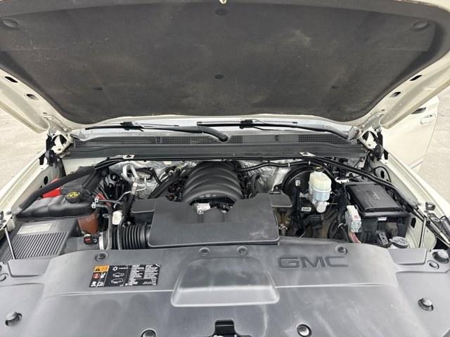 2015 White Diamond Tricoat /Cocoa/Shale GMC Yukon XL (1GKS2JKJ8FR) with an 8 6.2L engine, Automatic transmission, located at 27610 S Dixie Hwy, Homestead, FL, 33032, (305) 749-2348, 25.510241, -80.438301 - KBB.com Brand Image Awards. Only 110,994 Miles! Delivers 20 Highway MPG and 14 City MPG! This GMC Yukon XL delivers a Gas V8 6.2L/378 engine powering this Automatic transmission. WHITE DIAMOND TRICOAT, WHEELS, 20 X 9 (50.8 CM X 22.9 CM) ULTRA BRIGHT MACHINED ALUMINUM (STD), TRANSMISSION, 8-SPEED AUT - Photo#7