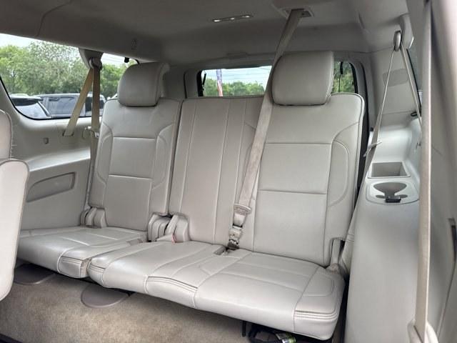 2015 White Diamond Tricoat /Cocoa/Shale GMC Yukon XL (1GKS2JKJ8FR) with an 8 6.2L engine, Automatic transmission, located at 27610 S Dixie Hwy, Homestead, FL, 33032, (305) 749-2348, 25.510241, -80.438301 - KBB.com Brand Image Awards. Only 110,994 Miles! Delivers 20 Highway MPG and 14 City MPG! This GMC Yukon XL delivers a Gas V8 6.2L/378 engine powering this Automatic transmission. WHITE DIAMOND TRICOAT, WHEELS, 20 X 9 (50.8 CM X 22.9 CM) ULTRA BRIGHT MACHINED ALUMINUM (STD), TRANSMISSION, 8-SPEED AUT - Photo#15