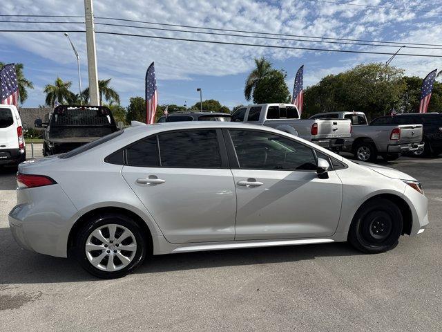 2020 Silver Toyota Corolla (5YFEPRAE5LP) with an 4 1.8 L engine, Variable transmission, located at 27610 S Dixie Hwy, Homestead, FL, 33032, (305) 749-2348, 25.510241, -80.438301 - KBB.com 10 Coolest New Cars Under $20,000. Only 40,534 Miles! Delivers 38 Highway MPG and 30 City MPG! This Toyota Corolla delivers a Regular Unleaded I-4 1.8 L/110 engine powering this Variable transmission. Wheels: 16 Wide Vent Steel, Wheels w/Full Wheel Covers, Variable Intermittent Wipers.*This - Photo#5