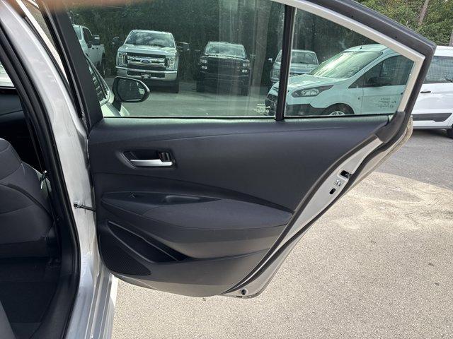 2020 Silver Toyota Corolla (5YFEPRAE5LP) with an 4 1.8 L engine, Variable transmission, located at 27610 S Dixie Hwy, Homestead, FL, 33032, (305) 749-2348, 25.510241, -80.438301 - KBB.com 10 Coolest New Cars Under $20,000. Only 40,534 Miles! Delivers 38 Highway MPG and 30 City MPG! This Toyota Corolla delivers a Regular Unleaded I-4 1.8 L/110 engine powering this Variable transmission. Wheels: 16 Wide Vent Steel, Wheels w/Full Wheel Covers, Variable Intermittent Wipers.*This - Photo#16