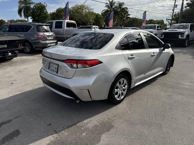 2020 Silver Toyota Corolla (5YFEPRAE5LP) with an 4 1.8 L engine, Variable transmission, located at 27610 S Dixie Hwy, Homestead, FL, 33032, (305) 749-2348, 25.510241, -80.438301 - KBB.com 10 Coolest New Cars Under $20,000. Only 40,534 Miles! Delivers 38 Highway MPG and 30 City MPG! This Toyota Corolla delivers a Regular Unleaded I-4 1.8 L/110 engine powering this Variable transmission. Wheels: 16 Wide Vent Steel, Wheels w/Full Wheel Covers, Variable Intermittent Wipers.*This - Photo#4