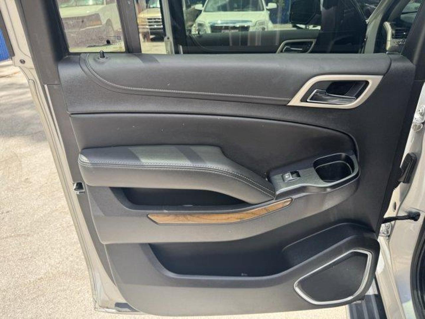 2020 Quicksilver Metallic /Jet Black GMC Yukon XL (1GKS1HKJ4LR) with an 8 6.2L engine, Automatic transmission, located at 27610 S Dixie Hwy, Homestead, FL, 33032, (305) 749-2348, 25.510241, -80.438301 - Delivers 23 Highway MPG and 14 City MPG! This GMC Yukon XL boasts a Gas V8 6.2L/376 engine powering this Automatic transmission. WHEELS, 20 X 9 (50.8 CM X 22.9 CM) BRIGHT MACHINED ALUMINUM (STD), TRANSMISSION, 10-SPEED AUTOMATIC electronically controlled with overdrive, tow/haul mode and tap up/tap - Photo#15