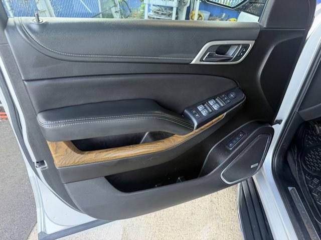 2020 Quicksilver Metallic /Jet Black GMC Yukon XL (1GKS1HKJ4LR) with an 8 6.2L engine, Automatic transmission, located at 27610 S Dixie Hwy, Homestead, FL, 33032, (305) 749-2348, 25.510241, -80.438301 - Delivers 23 Highway MPG and 14 City MPG! This GMC Yukon XL boasts a Gas V8 6.2L/376 engine powering this Automatic transmission. WHEELS, 20 X 9 (50.8 CM X 22.9 CM) BRIGHT MACHINED ALUMINUM (STD), TRANSMISSION, 10-SPEED AUTOMATIC electronically controlled with overdrive, tow/haul mode and tap up/tap- Photo#14