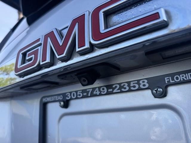 2020 Quicksilver Metallic /Jet Black GMC Yukon XL (1GKS1HKJ4LR) with an 8 6.2L engine, Automatic transmission, located at 27610 S Dixie Hwy, Homestead, FL, 33032, (305) 749-2348, 25.510241, -80.438301 - Delivers 23 Highway MPG and 14 City MPG! This GMC Yukon XL boasts a Gas V8 6.2L/376 engine powering this Automatic transmission. WHEELS, 20 X 9 (50.8 CM X 22.9 CM) BRIGHT MACHINED ALUMINUM (STD), TRANSMISSION, 10-SPEED AUTOMATIC electronically controlled with overdrive, tow/haul mode and tap up/tap- Photo#16