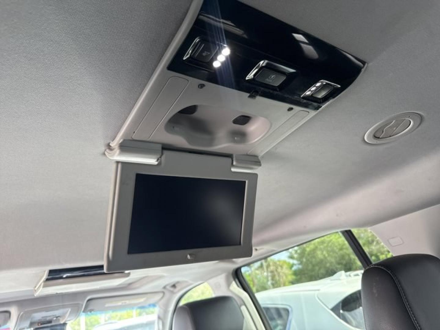 2015 Iridium Metallic /Jet Black GMC Yukon XL (1GKS1HKC9FR) with an 8 5.3L engine, Automatic transmission, located at 27610 S Dixie Hwy, Homestead, FL, 33032, (305) 749-2348, 25.510241, -80.438301 - KBB.com Brand Image Awards. Boasts 23 Highway MPG and 16 City MPG! This GMC Yukon XL delivers a Gas/Ethanol V8 5.3L/323 engine powering this Automatic transmission. WHEELS, 20 X 9 (50.8 CM X 22.9 CM) POLISHED ALUMINUM, TRANSMISSION, 6-SPEED AUTOMATIC, ELECTRONICALLY CONTROLLED with overdrive, tow/ha- Photo#14
