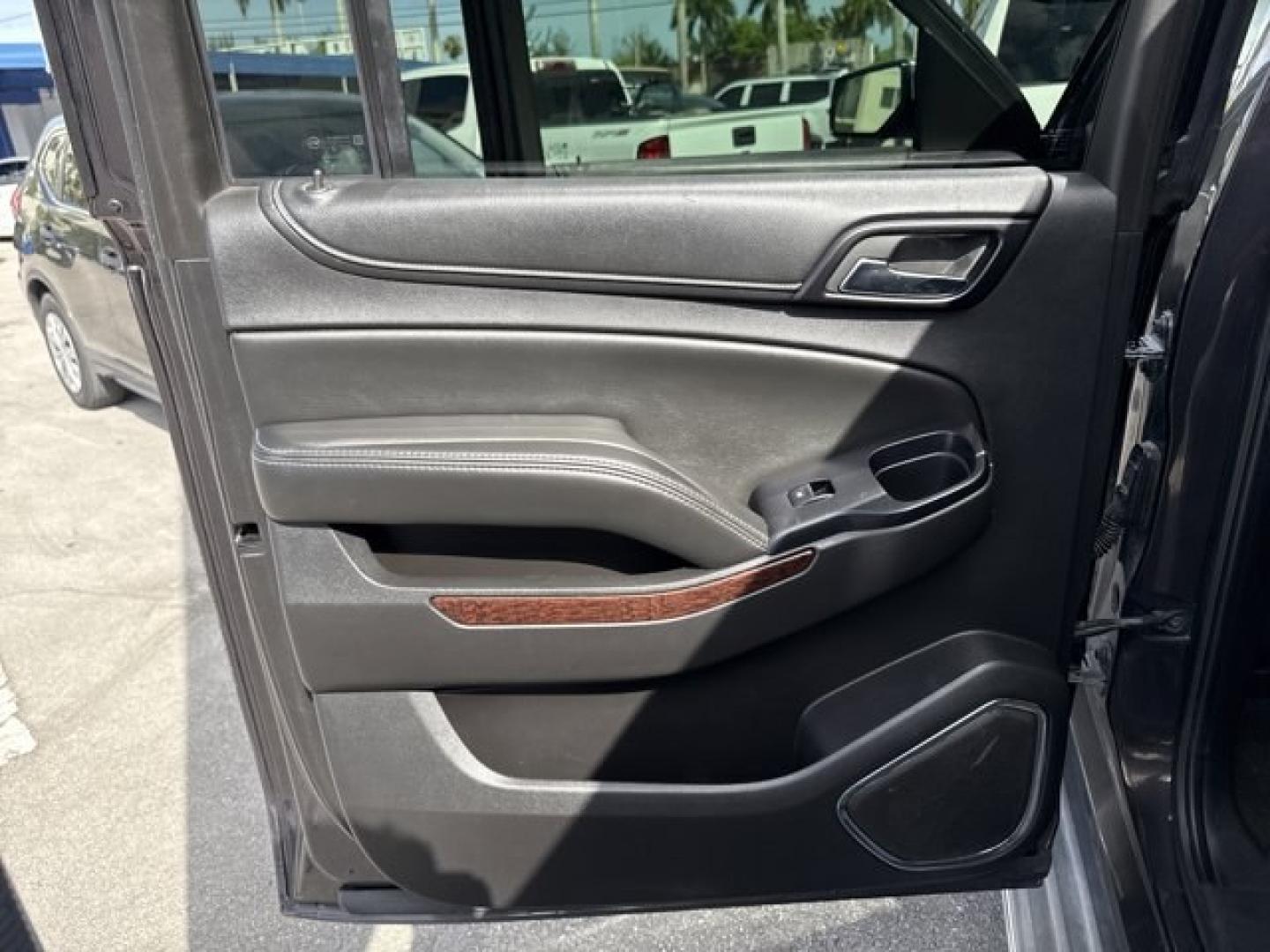2015 Iridium Metallic /Jet Black GMC Yukon XL (1GKS1HKC9FR) with an 8 5.3L engine, Automatic transmission, located at 27610 S Dixie Hwy, Homestead, FL, 33032, (305) 749-2348, 25.510241, -80.438301 - KBB.com Brand Image Awards. Boasts 23 Highway MPG and 16 City MPG! This GMC Yukon XL delivers a Gas/Ethanol V8 5.3L/323 engine powering this Automatic transmission. WHEELS, 20 X 9 (50.8 CM X 22.9 CM) POLISHED ALUMINUM, TRANSMISSION, 6-SPEED AUTOMATIC, ELECTRONICALLY CONTROLLED with overdrive, tow/ha- Photo#16