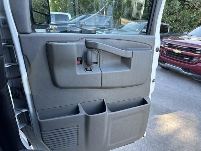 2019 Summit White /Jet Black/Medium Dark Pewter Chevrolet Express Cargo Van (1GCWGAFGXK1) with an 8 6.0L engine, Automatic transmission, located at 27610 S Dixie Hwy, Homestead, FL, 33032, (305) 749-2348, 25.510241, -80.438301 - This Chevrolet Express Cargo Van boasts a Gas/Ethanol V8 6.0L/364 engine powering this Automatic transmission. WINDOW SECURITY BAR, REAR SIDE DOOR GLASS, TRANSMISSION, 6-SPEED AUTOMATIC, HEAVY-DUTY, ELECTRONICALLY CONTROLLED with overdrive and tow/haul mode. Includes Cruise Grade Braking, Powertrain - Photo#8