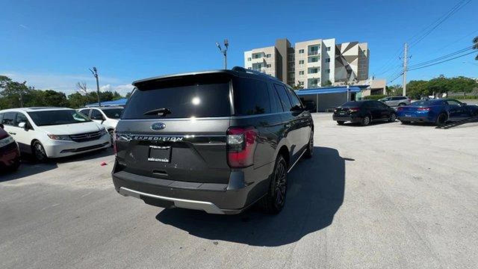 2020 Gray Ford Expedition (1FMJU1KT0LE) with an 6 3.5 L engine, Automatic transmission, located at 27610 S Dixie Hwy, Homestead, FL, 33032, (305) 749-2348, 25.510241, -80.438301 - KBB.com Best Buy Awards. Delivers 23 Highway MPG and 17 City MPG! This Ford Expedition delivers a Twin Turbo Premium Unleaded V-6 3.5 L/213 engine powering this Automatic transmission. ENGINE: 3.5L ECOBOOST V6 -inc: auto start-stop technology (STD), Window Grid Antenna, Trunk/Hatch Auto-Latch.* This - Photo#4