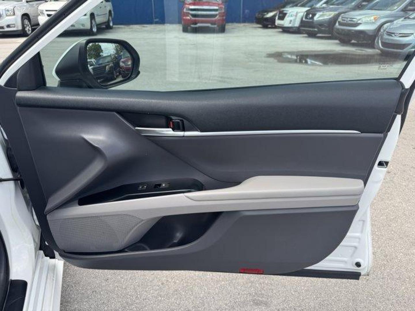 2020 White Toyota Camry (4T1C11AK3LU) with an 4 2.5 L engine, Automatic transmission, located at 27610 S Dixie Hwy, Homestead, FL, 33032, (305) 749-2348, 25.510241, -80.438301 - Boasts 39 Highway MPG and 28 City MPG! This Toyota Camry boasts a Regular Unleaded I-4 2.5 L/152 engine powering this Automatic transmission. Window Grid And Roof Mount Antenna, Variable Intermittent Wipers, Valet Function.* This Toyota Camry Features the Following Options *Urethane Gear Shifter Mat - Photo#15