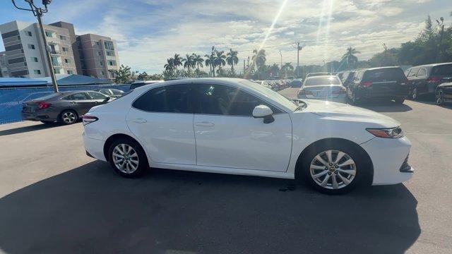 2020 White Toyota Camry (4T1C11AK3LU) with an 4 2.5 L engine, Automatic transmission, located at 27610 S Dixie Hwy, Homestead, FL, 33032, (305) 749-2348, 25.510241, -80.438301 - Boasts 39 Highway MPG and 28 City MPG! This Toyota Camry boasts a Regular Unleaded I-4 2.5 L/152 engine powering this Automatic transmission. Window Grid And Roof Mount Antenna, Variable Intermittent Wipers, Valet Function.* This Toyota Camry Features the Following Options *Urethane Gear Shifter Mat - Photo#5