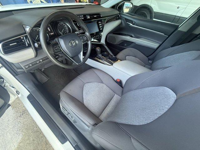 2020 White Toyota Camry (4T1C11AK3LU) with an 4 2.5 L engine, Automatic transmission, located at 27610 S Dixie Hwy, Homestead, FL, 33032, (305) 749-2348, 25.510241, -80.438301 - Boasts 39 Highway MPG and 28 City MPG! This Toyota Camry boasts a Regular Unleaded I-4 2.5 L/152 engine powering this Automatic transmission. Window Grid And Roof Mount Antenna, Variable Intermittent Wipers, Valet Function.* This Toyota Camry Features the Following Options *Urethane Gear Shifter Mat - Photo#10