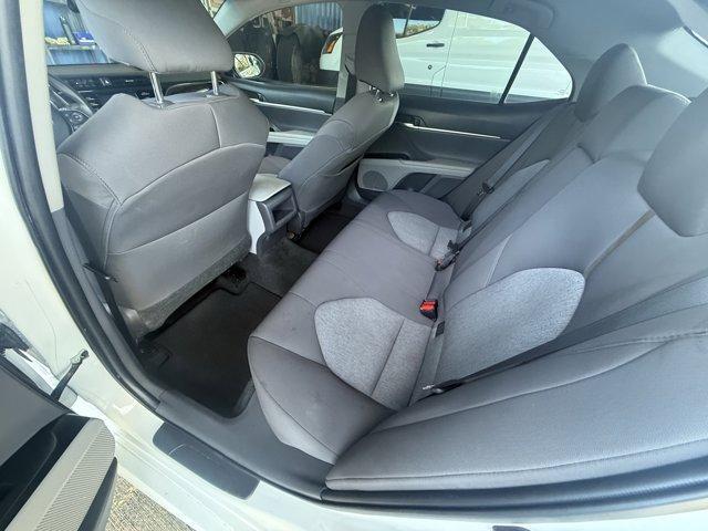 2020 White Toyota Camry (4T1C11AK3LU) with an 4 2.5 L engine, Automatic transmission, located at 27610 S Dixie Hwy, Homestead, FL, 33032, (305) 749-2348, 25.510241, -80.438301 - Boasts 39 Highway MPG and 28 City MPG! This Toyota Camry boasts a Regular Unleaded I-4 2.5 L/152 engine powering this Automatic transmission. Window Grid And Roof Mount Antenna, Variable Intermittent Wipers, Valet Function.* This Toyota Camry Features the Following Options *Urethane Gear Shifter Mat - Photo#14