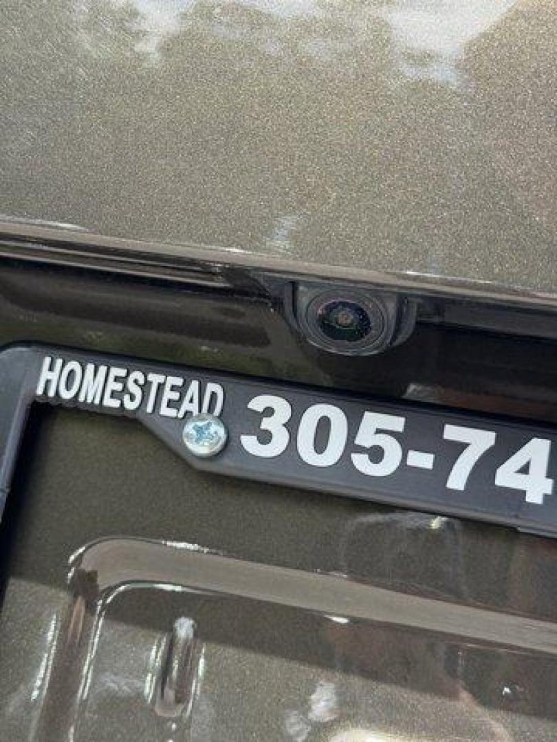 2022 Dark Moss /Black Kia Telluride (5XYP3DHC6NG) with an 6 3.8 L engine, Automatic transmission, located at 27610 S Dixie Hwy, Homestead, FL, 33032, (305) 749-2348, 25.510241, -80.438301 - Boasts 24 Highway MPG and 19 City MPG! This Kia Telluride delivers a Regular Unleaded V-6 3.8 L/231 engine powering this Automatic transmission. CARPETED FLOOR MATS, BLACK, LEATHER SEAT TRIM, Variable Intermittent Wipers.* This Kia Telluride Features the Following Options *Trunk/Hatch Auto-Latch, Tr - Photo#19