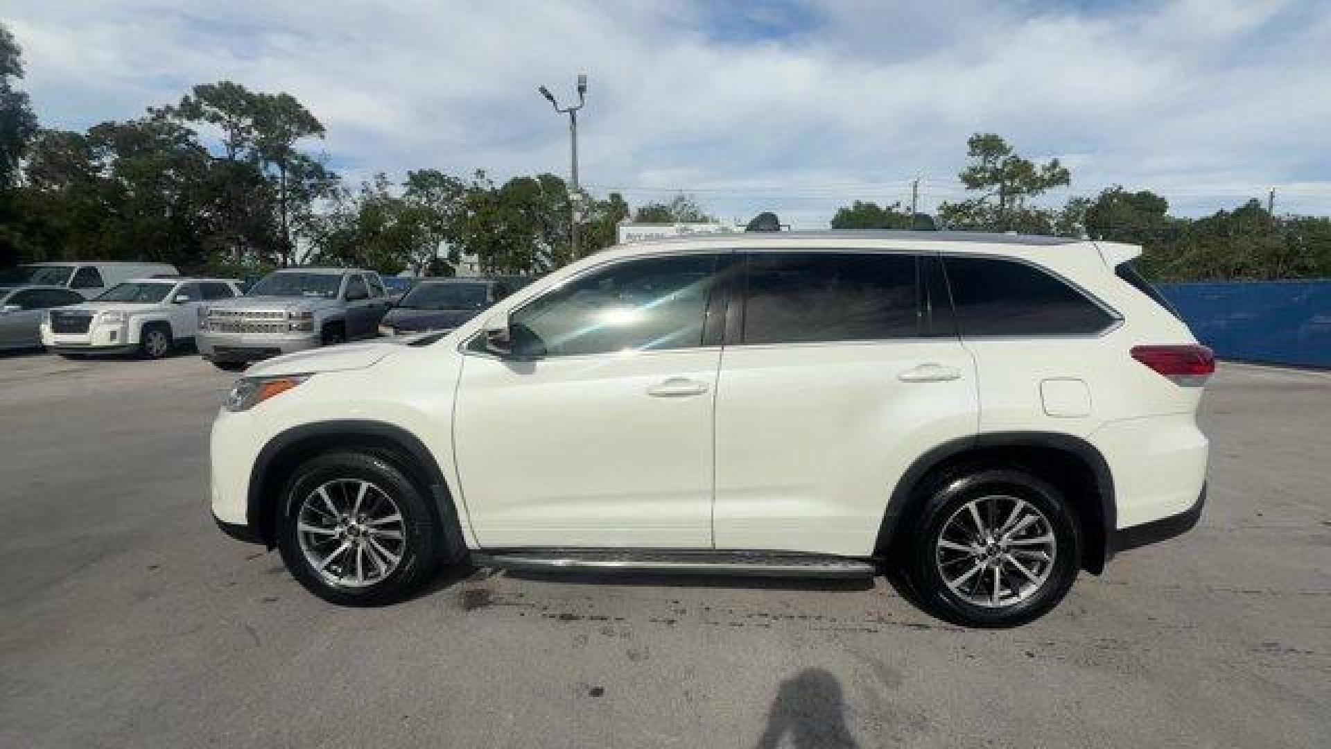 2017 White Toyota Highlander (5TDKZRFH4HS) with an 6 3.5 L engine, Automatic transmission, located at 27610 S Dixie Hwy, Homestead, FL, 33032, (305) 749-2348, 25.510241, -80.438301 - KBB.com 12 Best Family Cars. Boasts 27 Highway MPG and 21 City MPG! This Toyota Highlander delivers a Regular Unleaded V-6 3.5 L/211 engine powering this Automatic transmission. Window Grid Diversity Antenna, Variable Intermittent Wipers w/Heated Wiper Park, Valet Function.*This Toyota Highlander Co - Photo#1