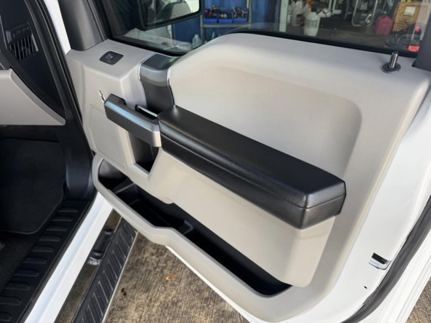 2019 White Ford F-150 (1FTEW1C53KF) with an 8 5.0 L engine, Automatic transmission, located at 27610 S Dixie Hwy, Homestead, FL, 33032, (305) 749-2348, 25.510241, -80.438301 - Delivers 25 Highway MPG and 19 City MPG! This Ford F-150 delivers a Regular Unleaded V8 5.0 L engine powering this Automatic transmission. Variable Intermittent Wipers, Urethane Gear Shifter Material, Transmission w/Driver Selectable Mode and SelectShift Sequential Shift Control.*This Ford F-150 Com- Photo#13