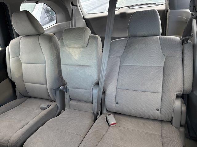 2016 Gray Honda Odyssey (5FNRL5H31GB) with an 6 3.5 L engine, Automatic transmission, located at 27610 S Dixie Hwy, Homestead, FL, 33032, (305) 749-2348, 25.510241, -80.438301 - IIHS Top Safety Pick. Scores 28 Highway MPG and 19 City MPG! This Honda Odyssey delivers a Regular Unleaded V-6 3.5 L/212 engine powering this Automatic transmission. Window Grid Antenna, Wheels: 17 x 7 Alloy, VSA Electronic Stability Control (ESC).* This Honda Odyssey Features the Following Options - Photo#6