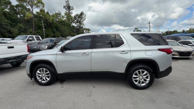 2018 Silver Ice Metallic /Jet Black Chevrolet Traverse (1GNERFKW2JJ) with an 6 3.6L engine, Automatic transmission, located at 27610 S Dixie Hwy, Homestead, FL, 33032, (305) 749-2348, 25.510241, -80.438301 - KBB.com Best Family Cars. Boasts 27 Highway MPG and 18 City MPG! This Chevrolet Traverse delivers a Gas V6 3.6L/ engine powering this Automatic transmission. TRANSMISSION, 9-SPEED AUTOMATIC (STD), SILVER ICE METALLIC, SEATS, FRONT BUCKET (STD).* This Chevrolet Traverse Features the Following Options - Photo#1