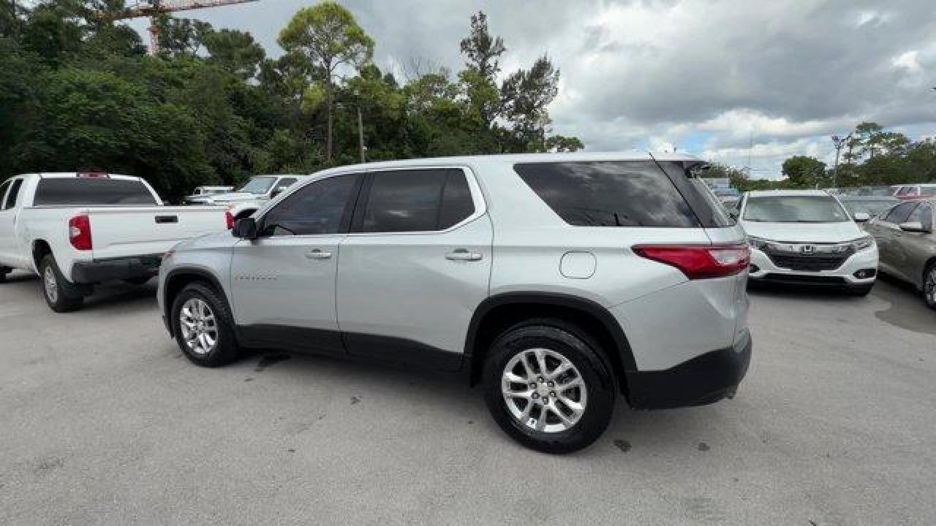 2018 Silver Ice Metallic /Jet Black Chevrolet Traverse (1GNERFKW2JJ) with an 6 3.6L engine, Automatic transmission, located at 27610 S Dixie Hwy, Homestead, FL, 33032, (305) 749-2348, 25.510241, -80.438301 - KBB.com Best Family Cars. Boasts 27 Highway MPG and 18 City MPG! This Chevrolet Traverse delivers a Gas V6 3.6L/ engine powering this Automatic transmission. TRANSMISSION, 9-SPEED AUTOMATIC (STD), SILVER ICE METALLIC, SEATS, FRONT BUCKET (STD).* This Chevrolet Traverse Features the Following Options - Photo#2