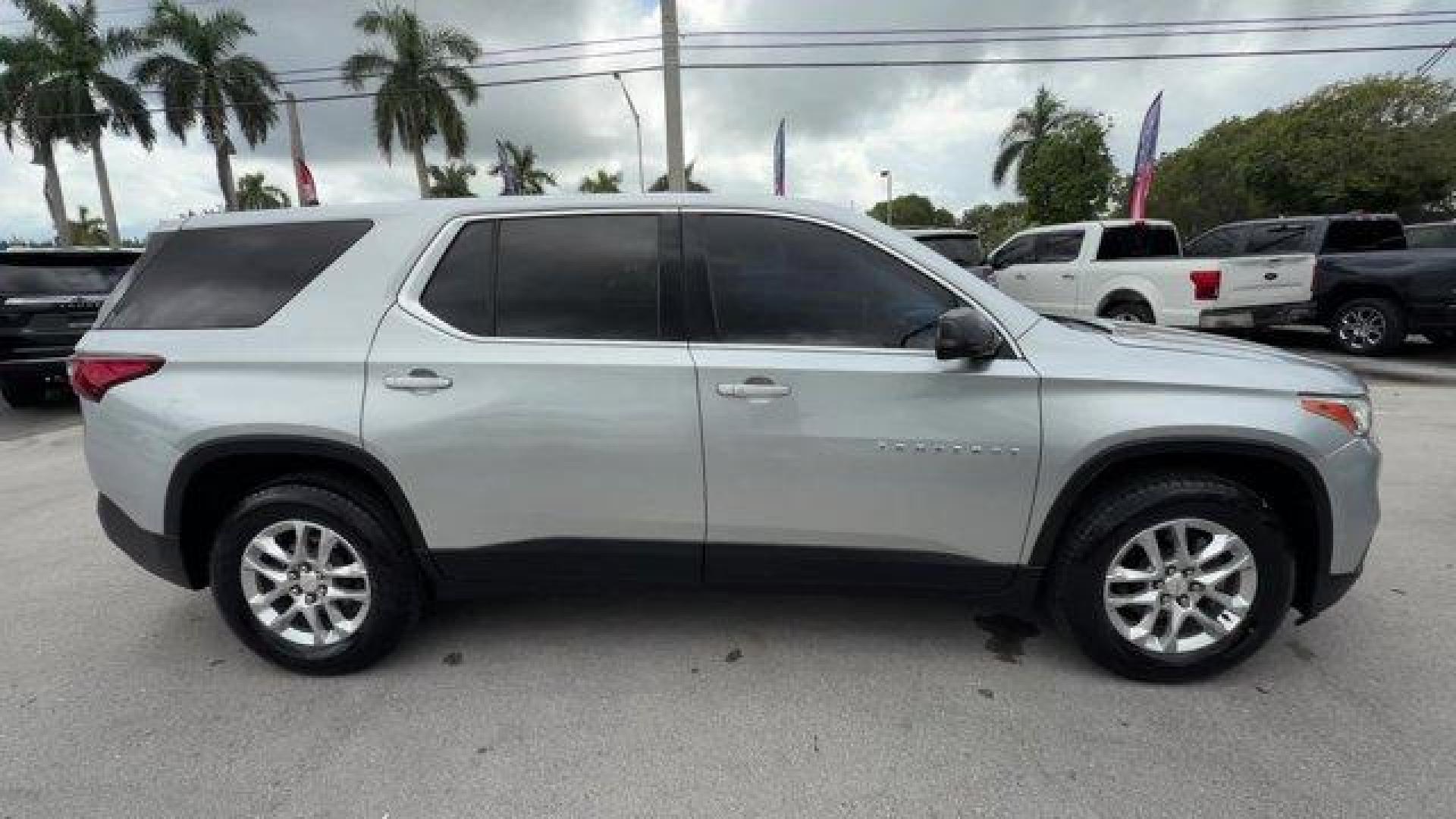 2018 Silver Ice Metallic /Jet Black Chevrolet Traverse (1GNERFKW2JJ) with an 6 3.6L engine, Automatic transmission, located at 27610 S Dixie Hwy, Homestead, FL, 33032, (305) 749-2348, 25.510241, -80.438301 - KBB.com Best Family Cars. Boasts 27 Highway MPG and 18 City MPG! This Chevrolet Traverse delivers a Gas V6 3.6L/ engine powering this Automatic transmission. TRANSMISSION, 9-SPEED AUTOMATIC (STD), SILVER ICE METALLIC, SEATS, FRONT BUCKET (STD).* This Chevrolet Traverse Features the Following Options - Photo#5