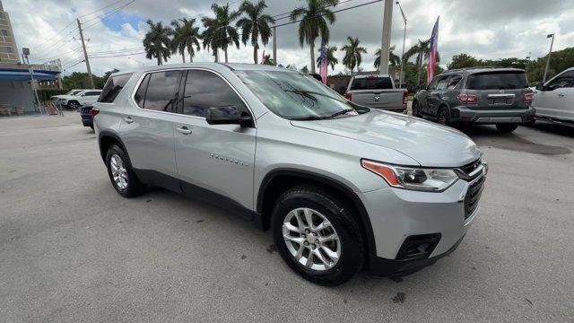 2018 Silver Ice Metallic /Jet Black Chevrolet Traverse (1GNERFKW2JJ) with an 6 3.6L engine, Automatic transmission, located at 27610 S Dixie Hwy, Homestead, FL, 33032, (305) 749-2348, 25.510241, -80.438301 - KBB.com Best Family Cars. Boasts 27 Highway MPG and 18 City MPG! This Chevrolet Traverse delivers a Gas V6 3.6L/ engine powering this Automatic transmission. TRANSMISSION, 9-SPEED AUTOMATIC (STD), SILVER ICE METALLIC, SEATS, FRONT BUCKET (STD).* This Chevrolet Traverse Features the Following Options - Photo#6