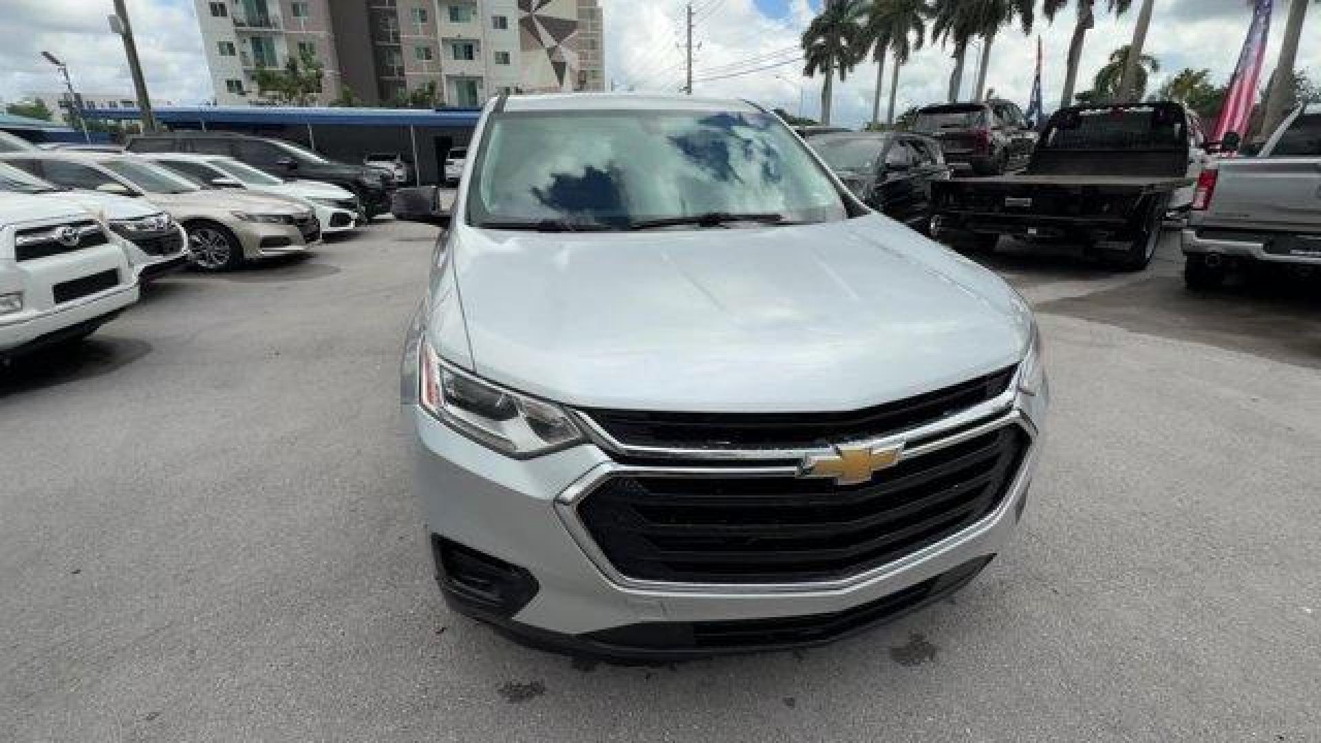 2018 Silver Ice Metallic /Jet Black Chevrolet Traverse (1GNERFKW2JJ) with an 6 3.6L engine, Automatic transmission, located at 27610 S Dixie Hwy, Homestead, FL, 33032, (305) 749-2348, 25.510241, -80.438301 - KBB.com Best Family Cars. Boasts 27 Highway MPG and 18 City MPG! This Chevrolet Traverse delivers a Gas V6 3.6L/ engine powering this Automatic transmission. TRANSMISSION, 9-SPEED AUTOMATIC (STD), SILVER ICE METALLIC, SEATS, FRONT BUCKET (STD).* This Chevrolet Traverse Features the Following Options - Photo#7