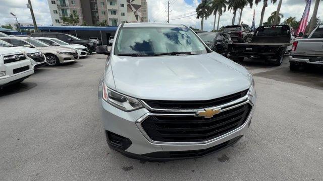 2018 Silver Ice Metallic /Jet Black Chevrolet Traverse (1GNERFKW2JJ) with an 6 3.6L engine, Automatic transmission, located at 27610 S Dixie Hwy, Homestead, FL, 33032, (305) 749-2348, 25.510241, -80.438301 - KBB.com Best Family Cars. Boasts 27 Highway MPG and 18 City MPG! This Chevrolet Traverse delivers a Gas V6 3.6L/ engine powering this Automatic transmission. TRANSMISSION, 9-SPEED AUTOMATIC (STD), SILVER ICE METALLIC, SEATS, FRONT BUCKET (STD).* This Chevrolet Traverse Features the Following Options - Photo#7
