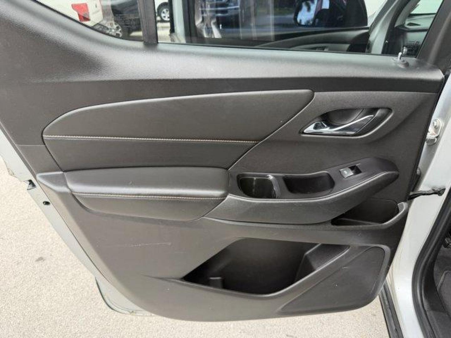 2018 Silver Ice Metallic /Jet Black Chevrolet Traverse (1GNERFKW2JJ) with an 6 3.6L engine, Automatic transmission, located at 27610 S Dixie Hwy, Homestead, FL, 33032, (305) 749-2348, 25.510241, -80.438301 - KBB.com Best Family Cars. Boasts 27 Highway MPG and 18 City MPG! This Chevrolet Traverse delivers a Gas V6 3.6L/ engine powering this Automatic transmission. TRANSMISSION, 9-SPEED AUTOMATIC (STD), SILVER ICE METALLIC, SEATS, FRONT BUCKET (STD).* This Chevrolet Traverse Features the Following Options - Photo#17