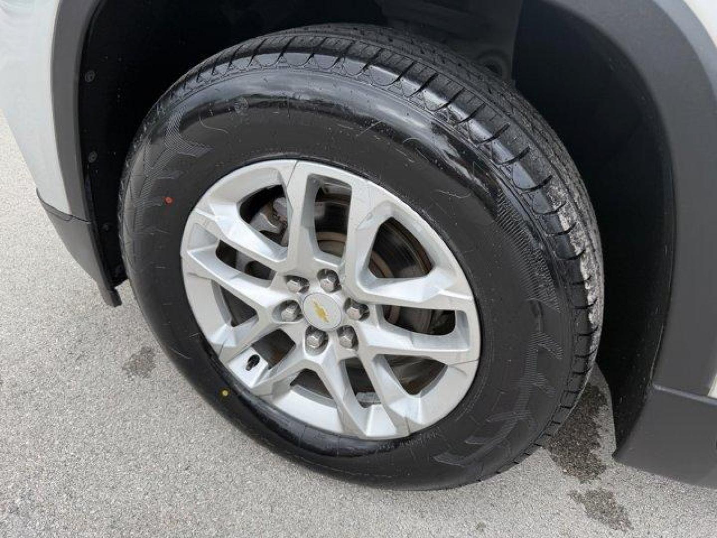 2018 Silver Ice Metallic /Jet Black Chevrolet Traverse (1GNERFKW2JJ) with an 6 3.6L engine, Automatic transmission, located at 27610 S Dixie Hwy, Homestead, FL, 33032, (305) 749-2348, 25.510241, -80.438301 - KBB.com Best Family Cars. Boasts 27 Highway MPG and 18 City MPG! This Chevrolet Traverse delivers a Gas V6 3.6L/ engine powering this Automatic transmission. TRANSMISSION, 9-SPEED AUTOMATIC (STD), SILVER ICE METALLIC, SEATS, FRONT BUCKET (STD).* This Chevrolet Traverse Features the Following Options - Photo#18