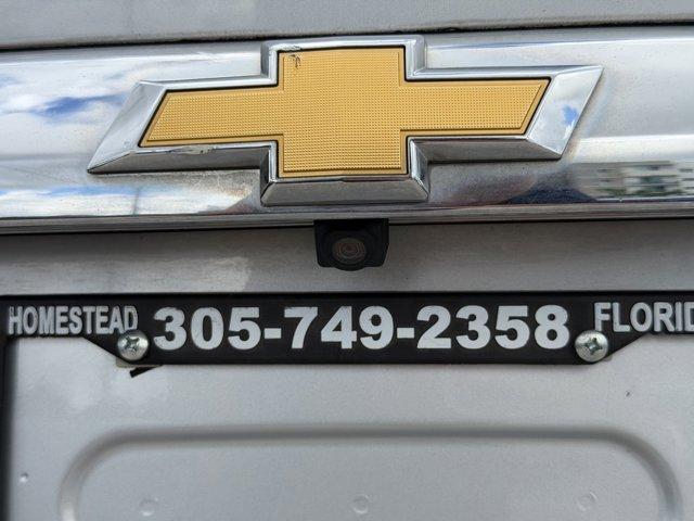 2018 Silver Ice Metallic /Jet Black Chevrolet Traverse (1GNERFKW2JJ) with an 6 3.6L engine, Automatic transmission, located at 27610 S Dixie Hwy, Homestead, FL, 33032, (305) 749-2348, 25.510241, -80.438301 - KBB.com Best Family Cars. Boasts 27 Highway MPG and 18 City MPG! This Chevrolet Traverse delivers a Gas V6 3.6L/ engine powering this Automatic transmission. TRANSMISSION, 9-SPEED AUTOMATIC (STD), SILVER ICE METALLIC, SEATS, FRONT BUCKET (STD).* This Chevrolet Traverse Features the Following Options - Photo#20