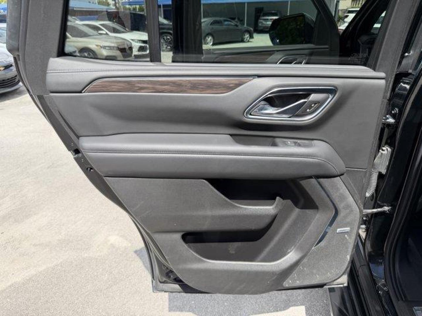 2021 Black /Jet Black Chevrolet Tahoe (1GNSCNKDXMR) with an 8 5.3L engine, Automatic transmission, located at 27610 S Dixie Hwy, Homestead, FL, 33032, (305) 749-2348, 25.510241, -80.438301 - ALG Residual Value. Boasts 20 Highway MPG and 16 City MPG! This Chevrolet Tahoe boasts a Gas V8 5.3L/ engine powering this Automatic transmission. WHEEL, 22 X 9.0, STEEL, INTERIM, TIRES, 275/50R22SL ALL-SEASON, BLACKWALL, SEATS, FRONT BUCKET (STD).* This Chevrolet Tahoe Features the Following Option - Photo#17