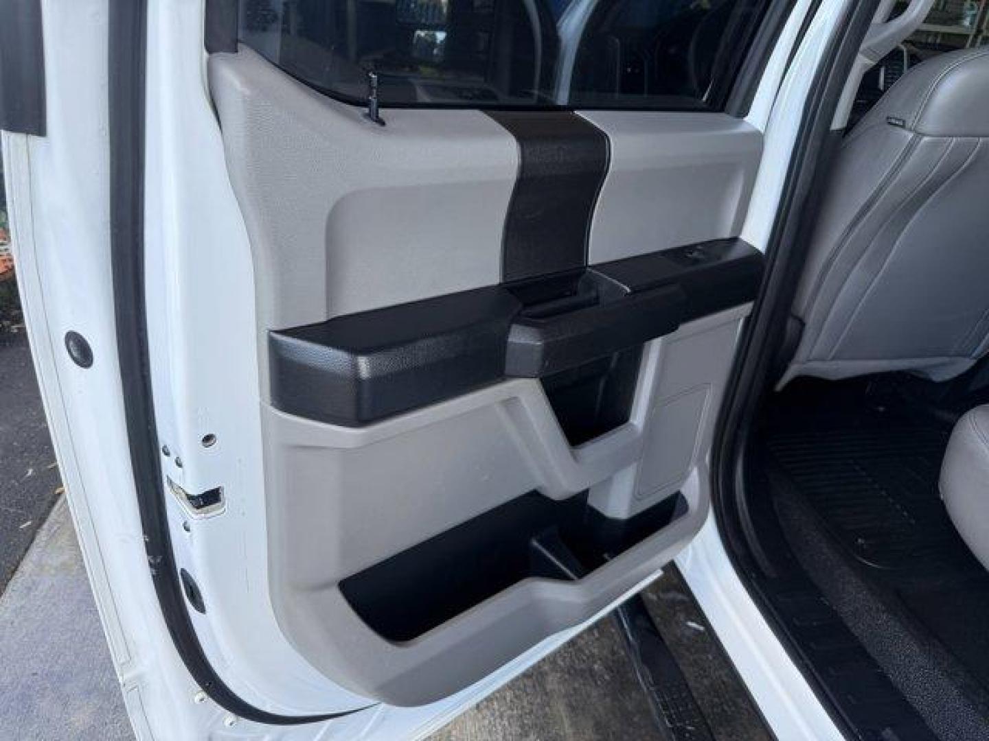 2019 White Ford Super Duty F-250 SRW (1FT7W2AT7KE) with an 8 6.7 L engine, Automatic transmission, located at 27610 S Dixie Hwy, Homestead, FL, 33032, (305) 749-2348, 25.510241, -80.438301 - This Ford Super Duty F-250 SRW boasts a Intercooled Turbo Diesel V-8 6.7 L/406 engine powering this Automatic transmission. Wheels w/Hub Covers, Variable Intermittent Wipers, Urethane Gear Shifter Material.* This Ford Super Duty F-250 SRW Features the Following Options *Trip Computer, Transmission: - Photo#13