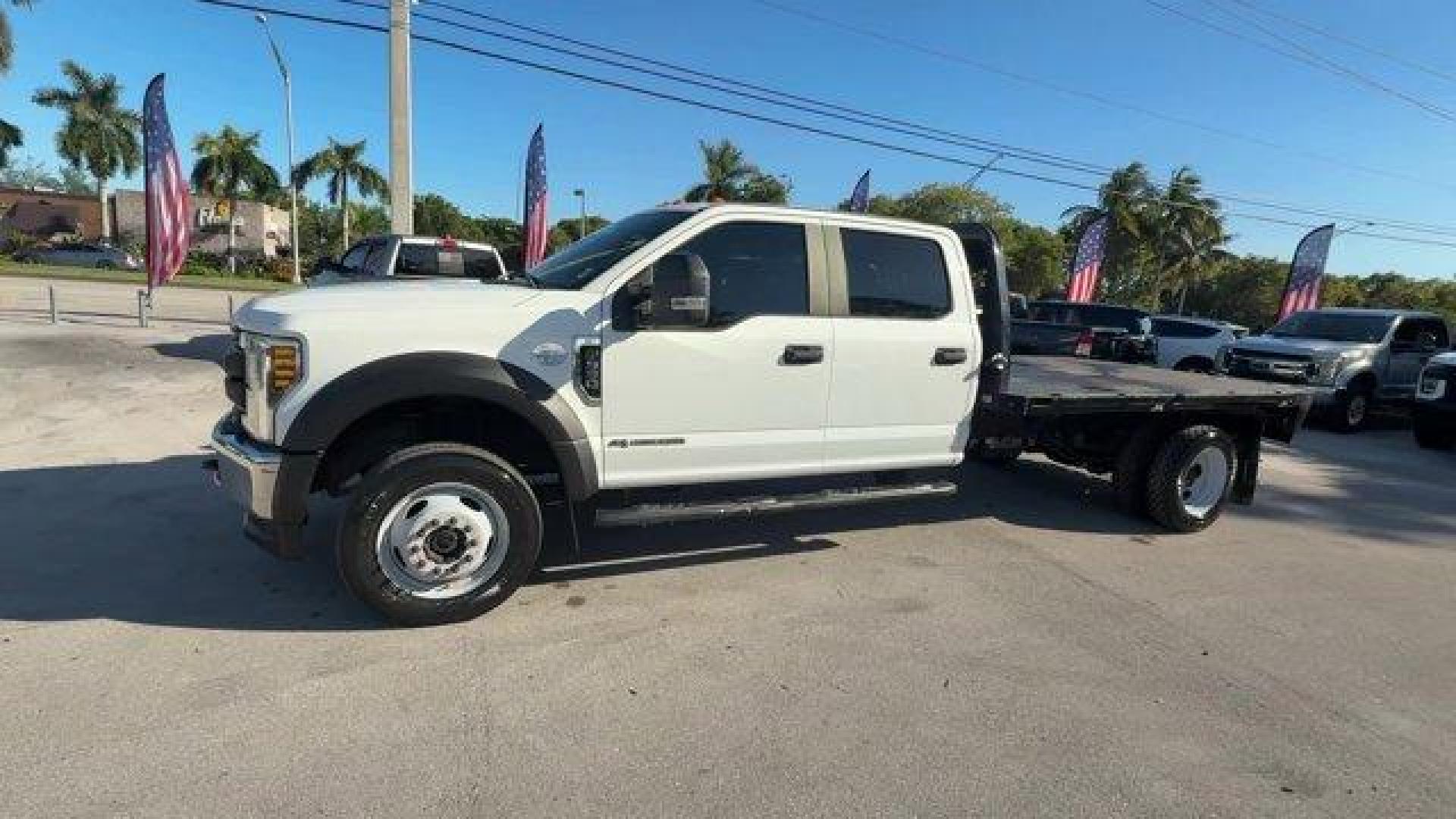 2019 White Ford Super Duty F-550 DRW (1FD0W5HT2KE) with an 8 6.7 L engine, Automatic transmission, located at 27610 S Dixie Hwy, Homestead, FL, 33032, (305) 749-2348, 25.510241, -80.438301 - This Ford Super Duty F-550 DRW boasts a Intercooled Turbo Diesel V-8 6.7 L/406 engine powering this Automatic transmission. Variable Intermittent Wipers, Urethane Gear Shifter Material, Trip Computer.*This Ford Super Duty F-550 DRW Comes Equipped with These Options *Transmission w/Driver Selectable - Photo#1