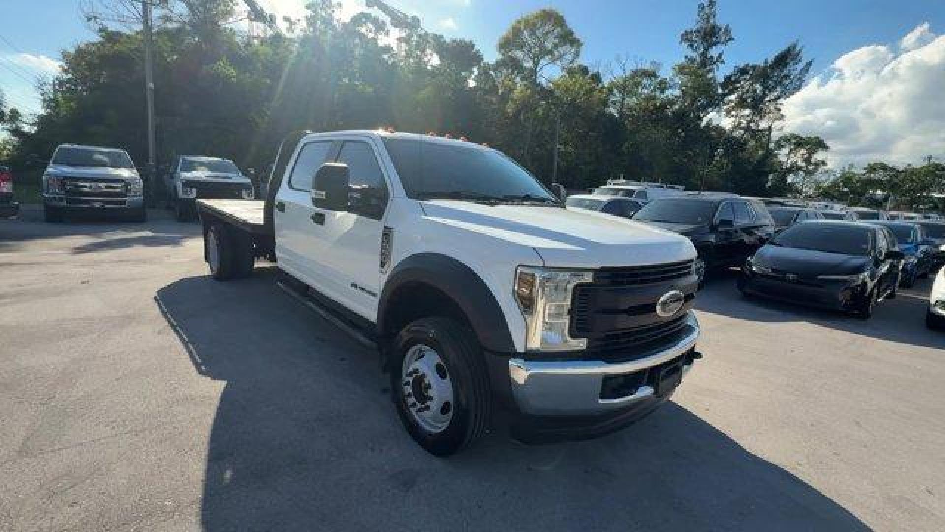 2019 White Ford Super Duty F-550 DRW (1FD0W5HT2KE) with an 8 6.7 L engine, Automatic transmission, located at 27610 S Dixie Hwy, Homestead, FL, 33032, (305) 749-2348, 25.510241, -80.438301 - This Ford Super Duty F-550 DRW boasts a Intercooled Turbo Diesel V-8 6.7 L/406 engine powering this Automatic transmission. Variable Intermittent Wipers, Urethane Gear Shifter Material, Trip Computer.*This Ford Super Duty F-550 DRW Comes Equipped with These Options *Transmission w/Driver Selectable - Photo#6