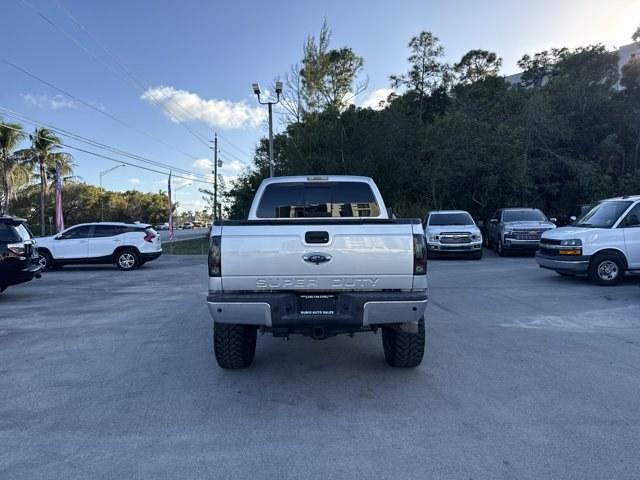 2016 Silver Ford Super Duty F-350 SRW (1FT8W3BT0GE) with an 8 6.7 L engine, Automatic transmission, located at 27610 S Dixie Hwy, Homestead, FL, 33032, (305) 749-2348, 25.510241, -80.438301 - KBB.com Brand Image Awards. This Ford Super Duty F-350 SRW boasts a Intercooled Turbo Diesel V-8 6.7 L/406 engine powering this Automatic transmission. Variable Intermittent Wipers, Urethane Gear Shifter Material, Transmission: TorqShift 6-Speed Automatic -inc: SelectShift.*This Ford Super Duty F-35 - Photo#5