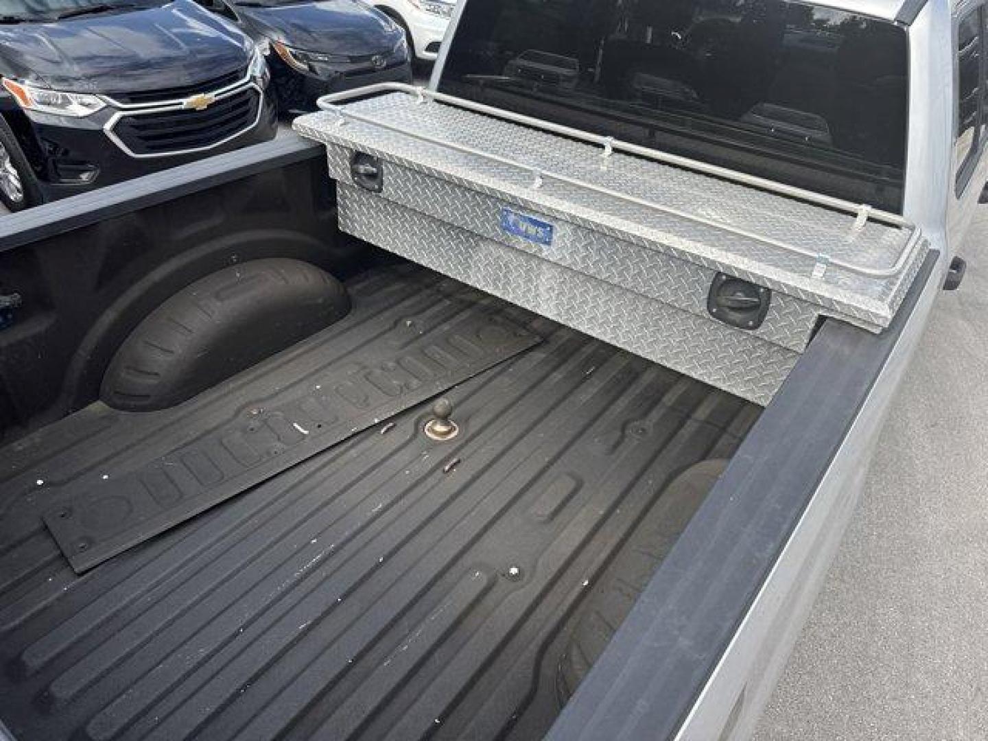 2017 Silver Ford Super Duty F-250 SRW (1FT7W2BT2HE) with an 8 6.7 L engine, Automatic transmission, located at 27610 S Dixie Hwy, Homestead, FL, 33032, (305) 749-2348, 25.510241, -80.438301 - KBB.com Brand Image Awards. This Ford Super Duty F-250 SRW delivers a Intercooled Turbo Diesel V-8 6.7 L/406 engine powering this Automatic transmission. ENGINE: 6.7L 4V OHV POWER STROKE V8 TURBO DIESEL B20 -inc: 4 valve OHV, manual push-button engine-exhaust braking and intelligent oil-life monitor - Photo#16